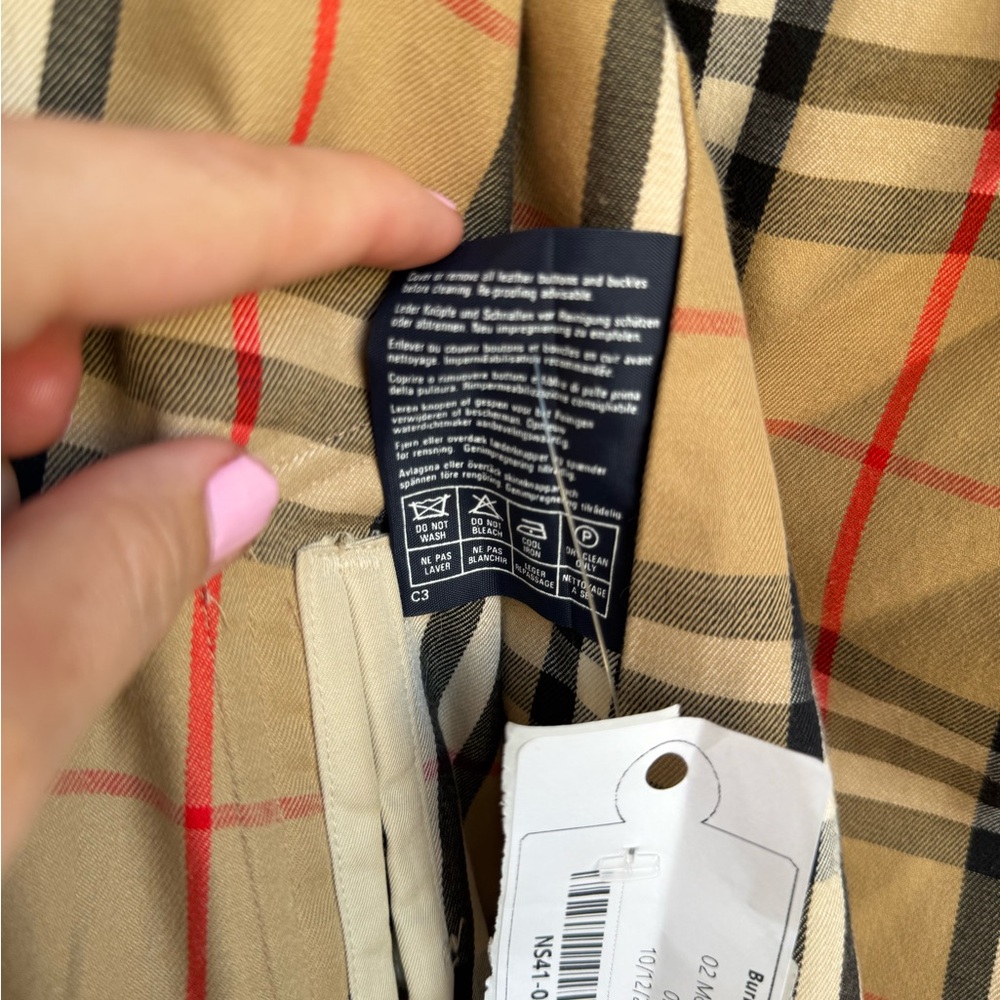 Burberry Vintage Beige Trench Coat size M - Picture 4 of 6